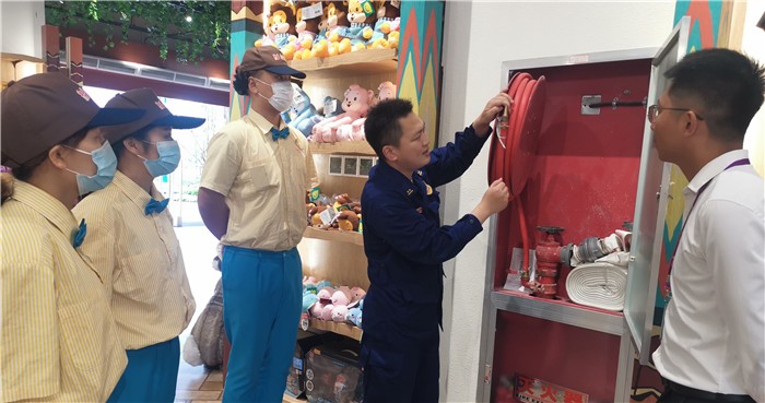 15910621967350431JnP.jpg 旅游集团消防培训照片(内网).jpg